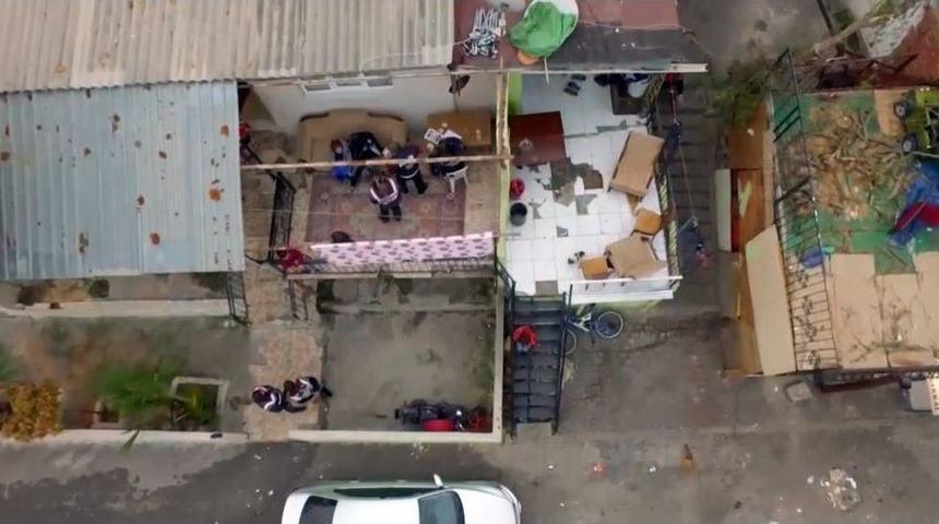 İzmir&rsquo;de Bin 500 Polisle Uyuşturucu Operasyonu: 57 G&ouml;zaltı