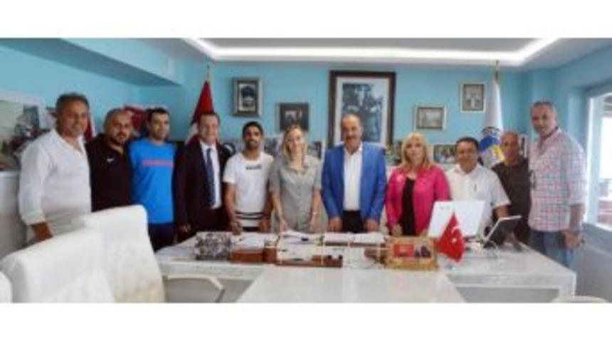 Mudanya Din&ccedil;spor Hentbolde G&uuml;&ccedil;leniyor