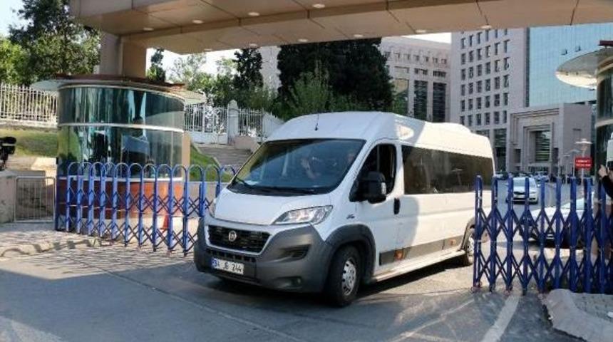 Enis Berberoğlu Adliyeden B&ouml;yle &Ccedil;ıkarıldı