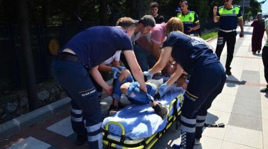 Uyuşturucu Kullandığı Ileri S&uuml;r&uuml;len Gen&ccedil; Yolda Baygın Bulundu