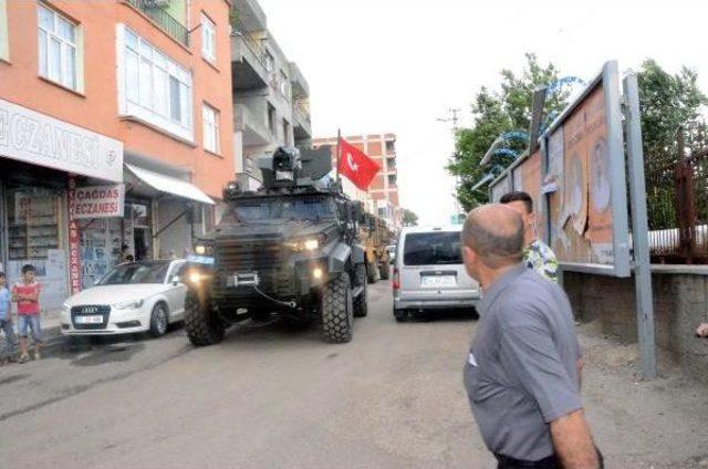 Samsun'daki Kazada Şehit Olan Askerin Cenazesi Silvan'da Kürtçe Ağıtlarla Karşılandı