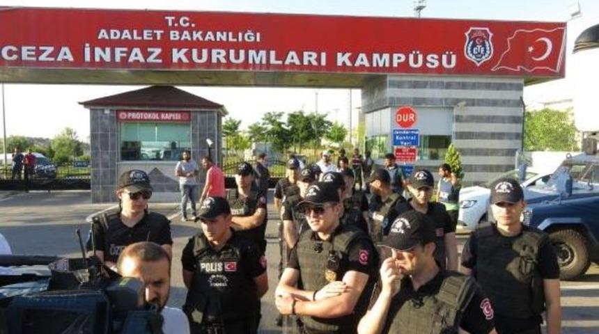 Enis Berberoğlu Cezaevine Konuldu