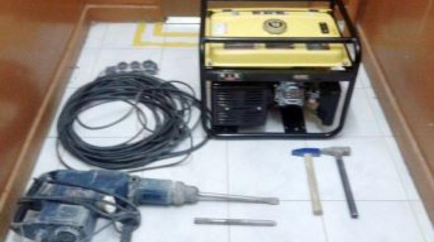 Ka&ccedil;ak Kazı Yapanlara Su&ccedil;&uuml;st&uuml;