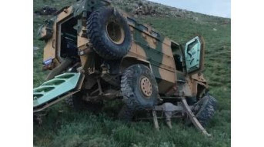 Kato&rsquo;ya Takviye Polis Taşıyan Kirpi Devrildi: 8 Yaralı