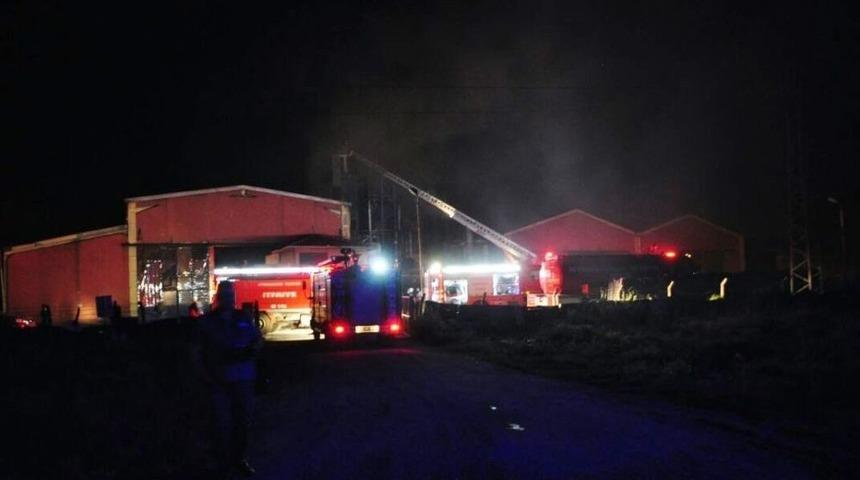 Afyonkarahisar&rsquo;da Fabrika Yangını