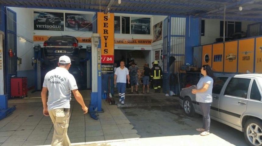 &Ouml;nce Arabasını Sonra Kendini Yakmaya Kalkıştı