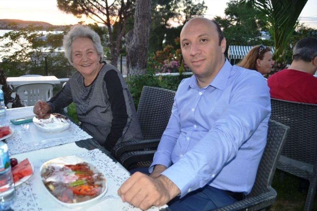 Şefkatli Ellerden Farklı İftar