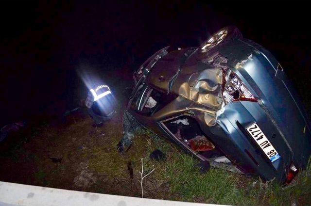 Otomobil Dereye Uçtu : 1 Ölü, 2 Yaralı 1