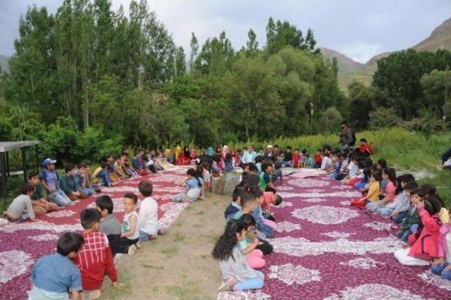 Türkücü Aydın, Aybuke Öğretmen Için Mevlit Okutup, Iftar Verdi