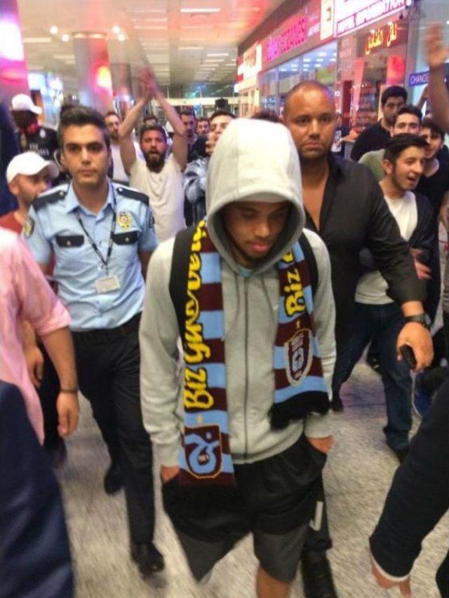 Theo Bogonda İstanbul'da