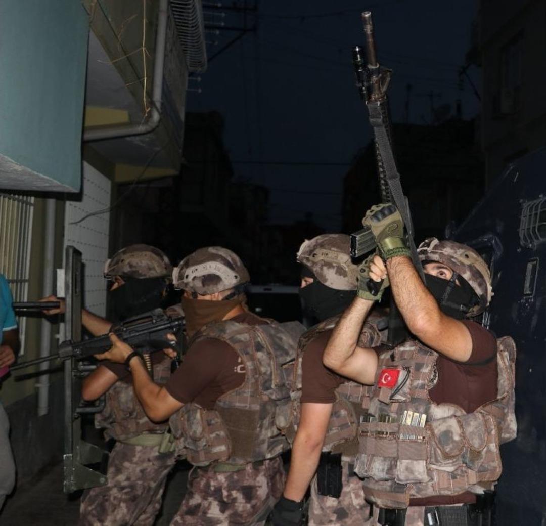 Adana&rsquo;da Pkk Operasyonu: 14 G&ouml;zaltı