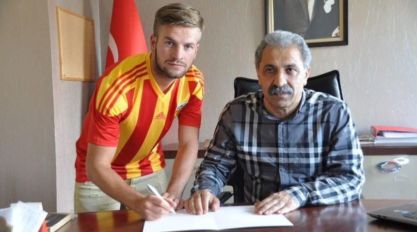 Kayserispor İki Gurbet&ccedil;i Futbolcu İle S&ouml;zleşme İmzaladı