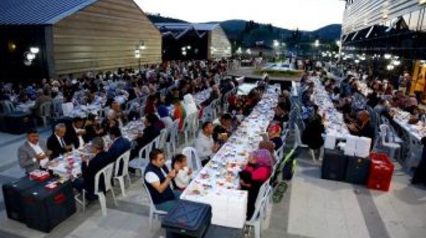 Başkan Ak Bağlumlularla İftarda Buluştu