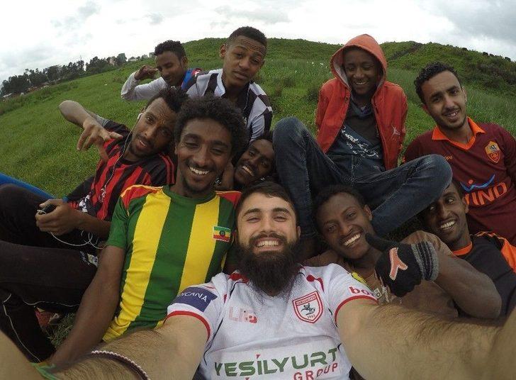 Çılgın Türk Otostopla 24 Ülkeyi Gezdi G2