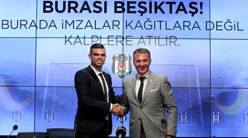 FIFA 19'da Beşiktaş Başkanı Fikret Orman ve Pepe'nin görseli kullanıldı