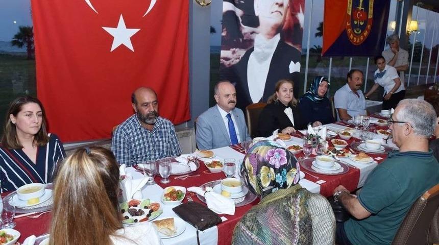 Vali &Ccedil;akacak, Jandarmanın İftarında Şehit Aileleri Ve Gazilerle Buluştu
