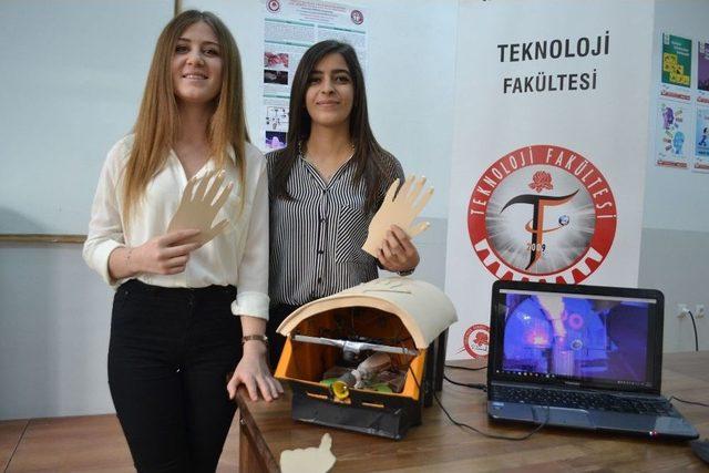 Engelliler İ&ccedil;in Tırnak Kesme Makinesi Yaptılar 1