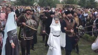 Recep Akdağ'ın oğlu Muhammed Akdağ, Kocaeli'de 'Kayı düğünü' ile evlendi!