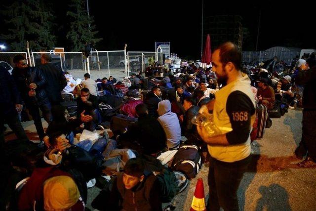 Suriyelilere 2 Bin 500 Kişilik İftarlık Ve Sahurluk Dağıtıldı 1