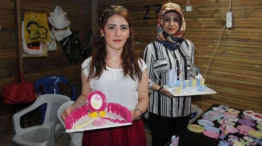 Anneleri Karşı &Ccedil;ıktı, Onlar Gizli At&ouml;lyelerinde &Uuml;retti