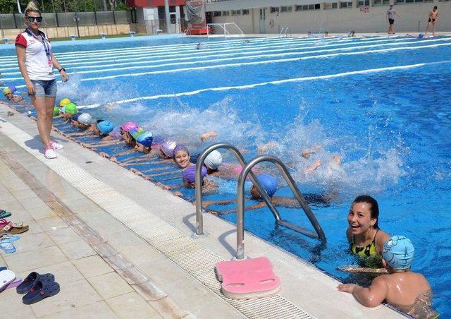 İl Spor Merkezleri Yüzme Kursları Başladı