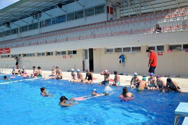 İl Spor Merkezleri Yüzme Kursları Başladı