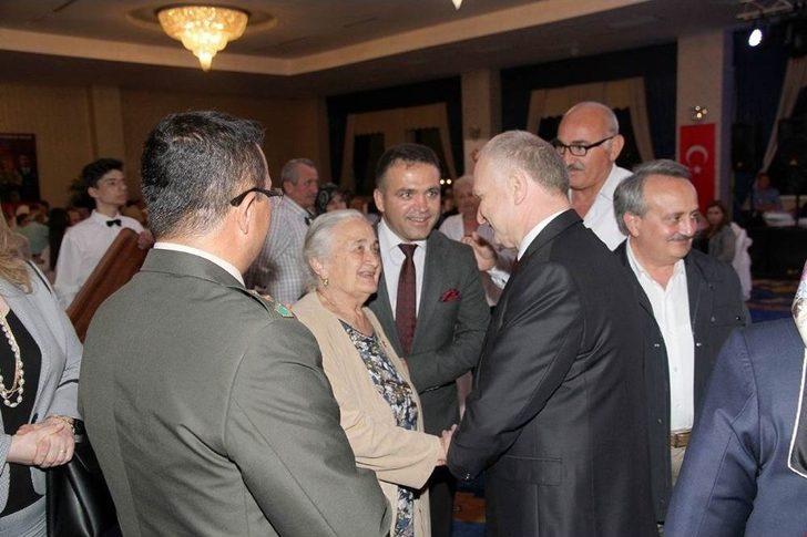 Şehit Aileleri Ve Gaziler İftarda Bir Araya Geldi G1