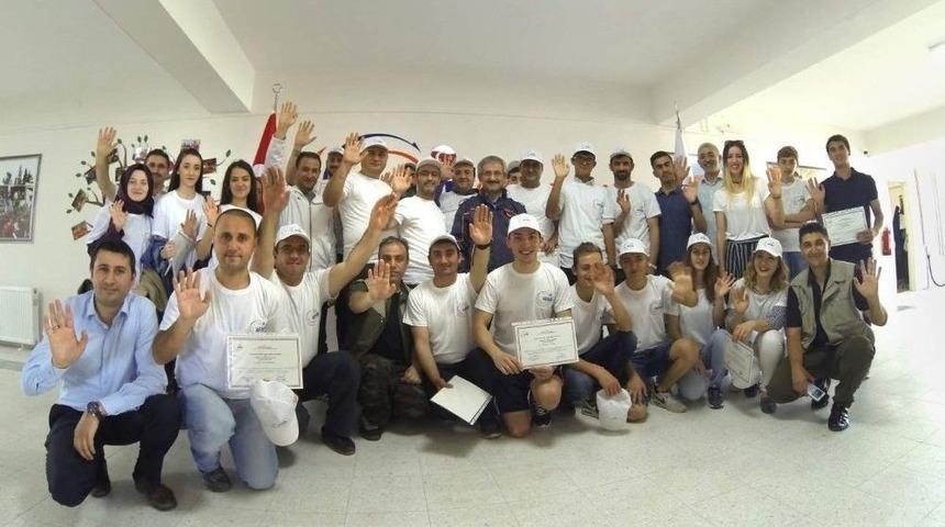 Afad G&ouml;n&uuml;ll&uuml;leri Katılım Belgelerini Aldı