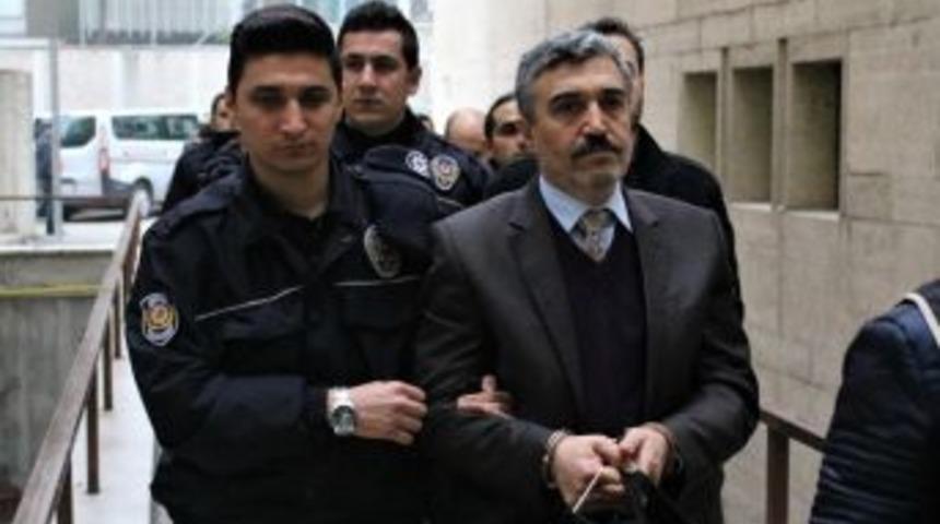 Fet&ouml;&rsquo;den Yargılanan Dekana Tahliye