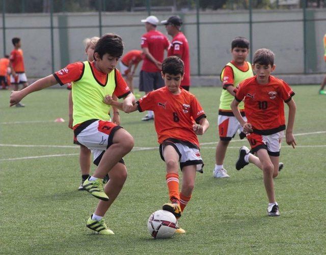 Adanaspor Altyapı Seçmelerine Yoğun İlgi