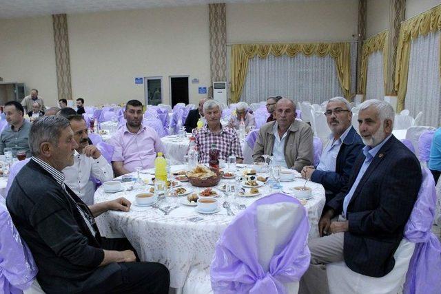 Arifiye Protokol&uuml; İftarda Buluştu 2