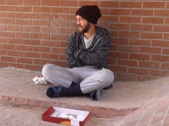 Dilenci Kılığına Giren Gazeteciler Sosyal Deney Yaptı 3