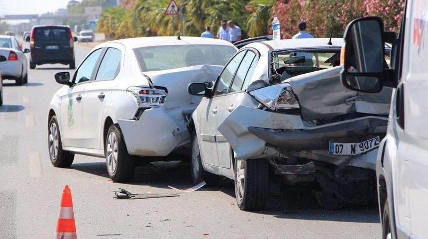 Alanya&rsquo;da Zincirleme Kaza