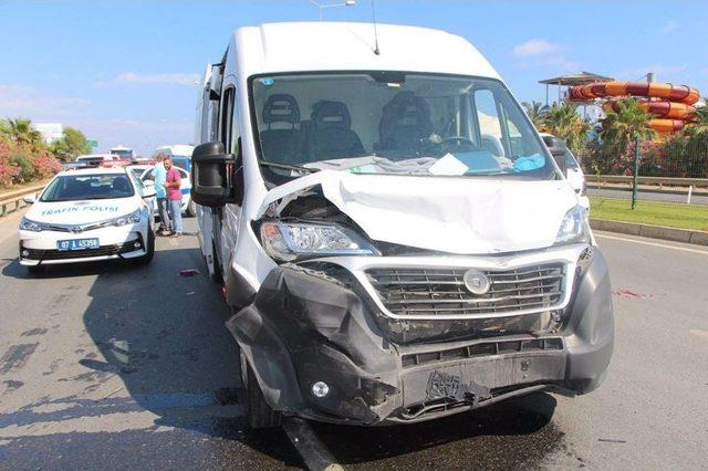 Alanya&rsquo;da Zincirleme Kaza 1