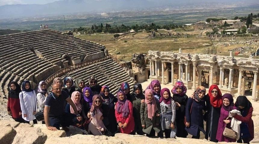 Pamukkale Belediyesi Simavlı &Ouml;ğrencileri Konuk Etti