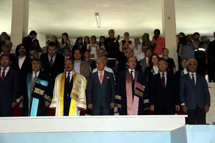 Erü İibf Fakültesi 35. Dönem Mezunlarını Verdi G1
