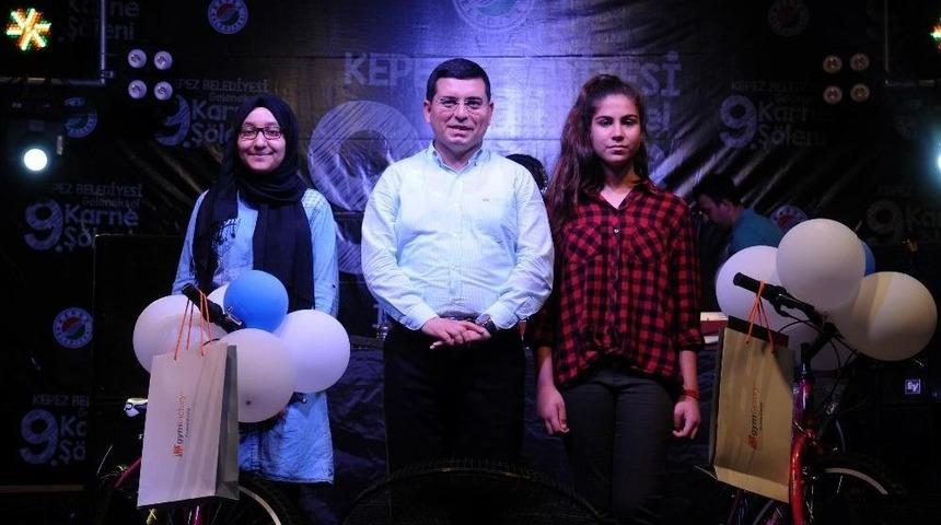 Kepez 9 Yıldır Başarıyı &Ouml;d&uuml;llendiriyor