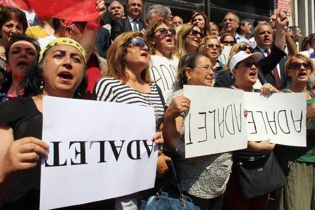 İzmir’de Berberoğlu’nun Tutuklanmasına Protesto