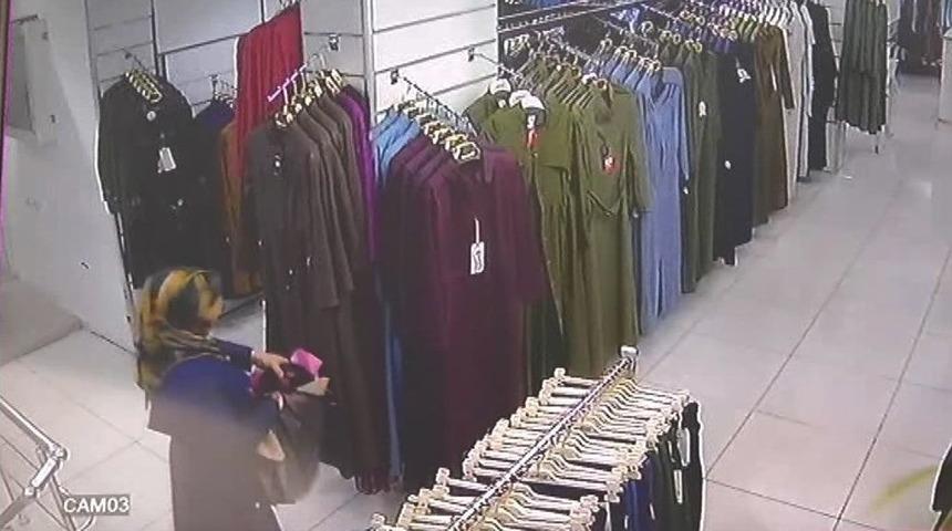 Kadın Hırsız G&uuml;venlik Kamerasına Yakalandı