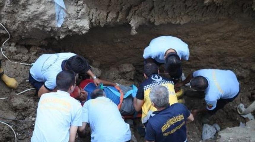 Mersin'de 2 Iş&ccedil;i G&ouml;&ccedil;&uuml;k Altında Kaldı