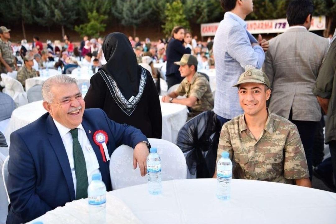 Onikişubat Belediyesi&rsquo;nden Şehit Aileleri Ve Gazilere İftar