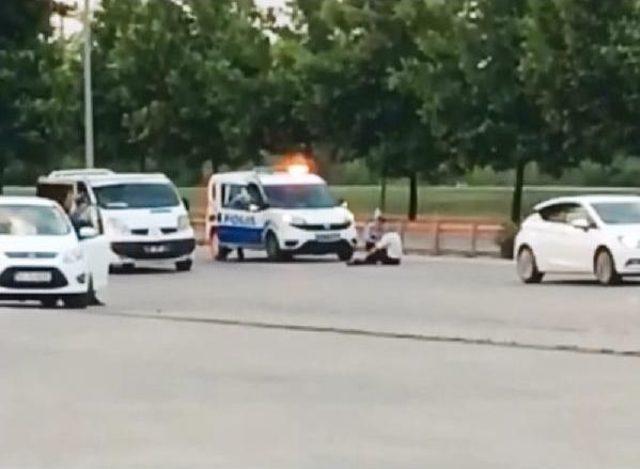 Duble Yolun Ortasına Oturup  ezin Ulan  Diye Bağırdı 2