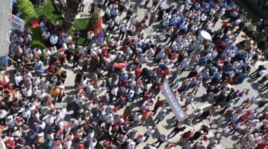 Kılı&ccedil;daroğlu'na İzmir'den Destek