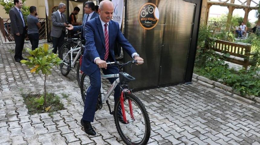 Manisa Cb&uuml;&rsquo;de Bisiklet İstasyonu A&ccedil;ıldı