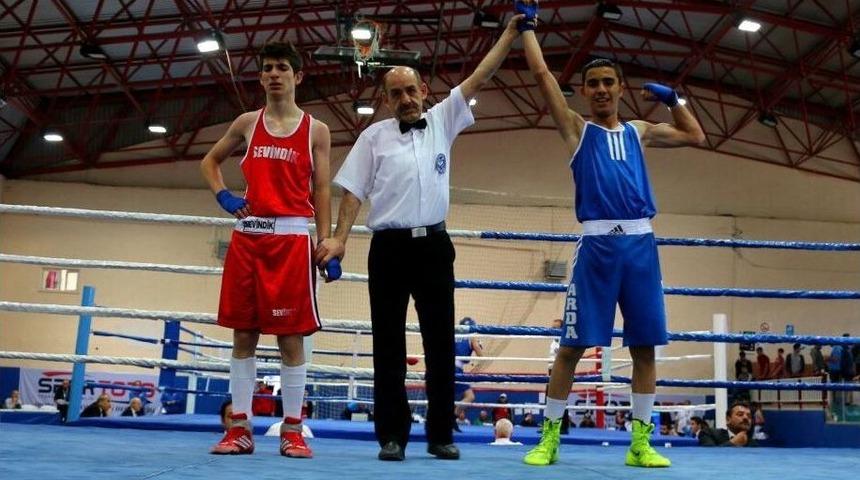 Mersinli Boks&ouml;r 4. Şampiyonluğunu Aldı