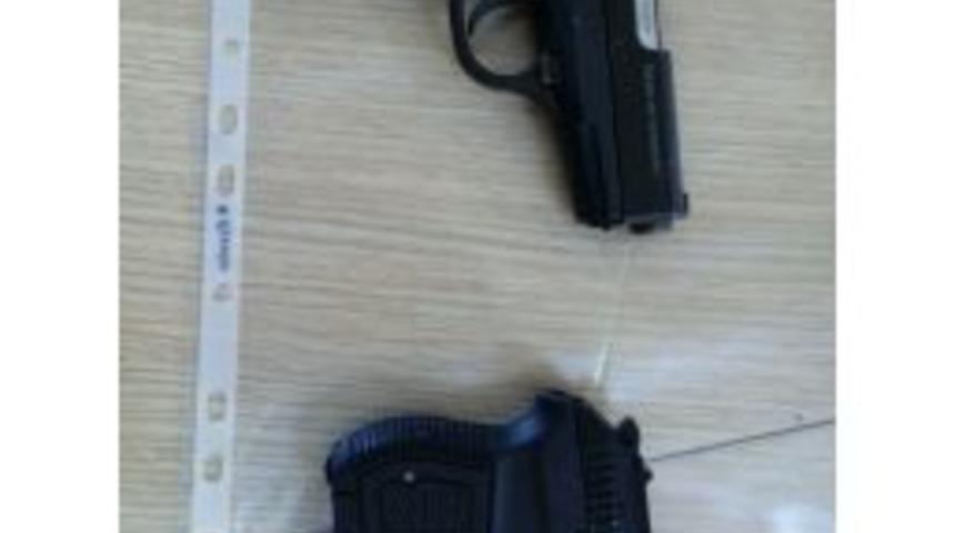 Ş&uuml;pheli Ara&ccedil;tan Ruhsatsız 2 Tabanca &Ccedil;ıktı