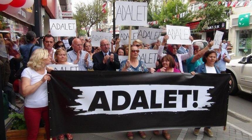 Chp&rsquo;liler Berberoğlu&rsquo;nun Tutuklanmasını Protesto Etti