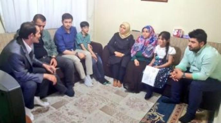 Konya Milletvekili H&uuml;sn&uuml;ye Erdoğan, Misafir Olduğu Evde Sahur Yaptı