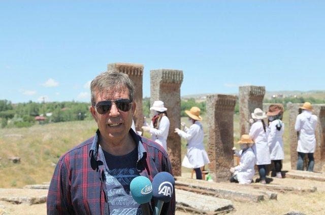 Abidevi Taşlar &Ouml;zenle Temizleniyor 3