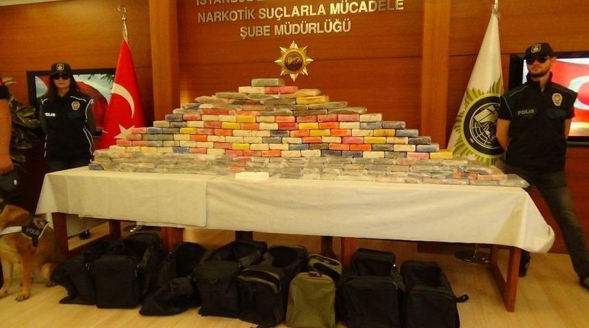 Y&uuml;k Gemisine D&uuml;zenlenen Uyuşturucu Operasyonu Kamerada